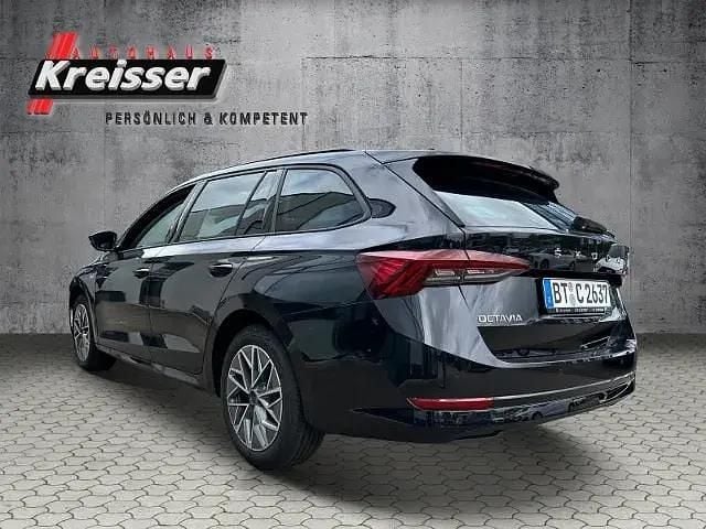 Gebraucht Skoda Octavia Tour 150 PS (110 kW) 2022 Schwarz metallic Kombi