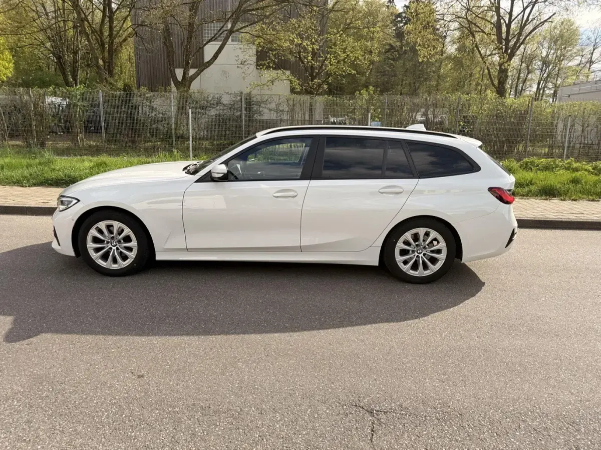 Gebraucht BMW 320 Sport Line 190 PS (139 kW) 2020 Weiß Kombi