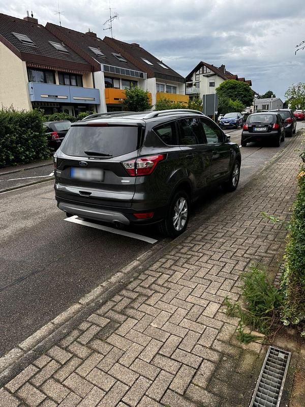 Używany Ford Kuga Trend 182 KM (133 kW) 2017 Czarny SUV