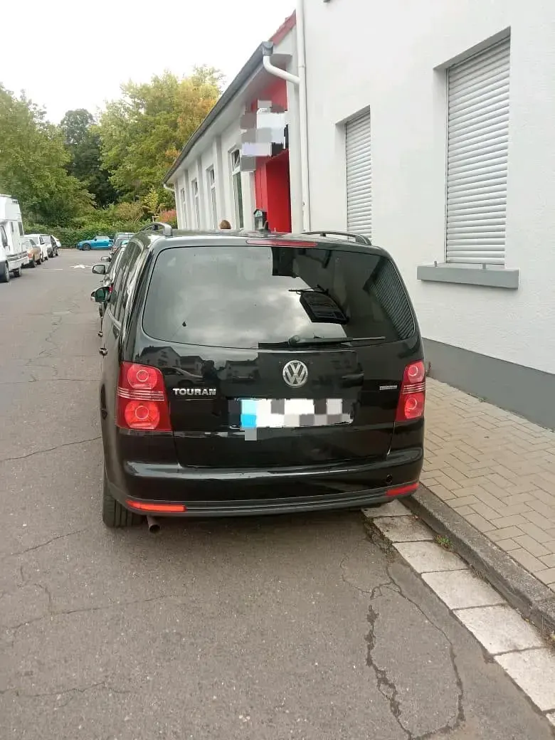Gebraucht VW Touran 109 PS (80 kW) 2008 Schwarz Van / Kleinbus