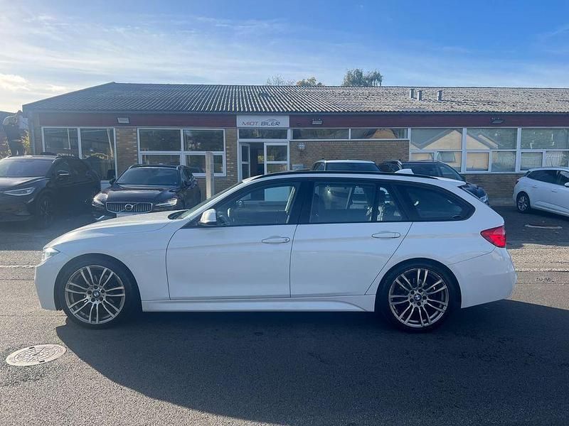 Weiß Gebraucht 2017 BMW 320 M Sport Kombi | 16.184 € (Superpreis) - Bild 1/4