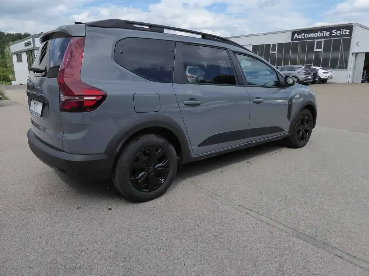 Neu Dacia Jogger Extreme 141 PS (103 kW) 2025 Schiefer grau Van / Kleinbus