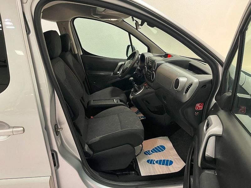 Gebraucht Peugeot Partner Tepee Active 120 PS (88 kW) 2017 Silber Van / Kleinbus