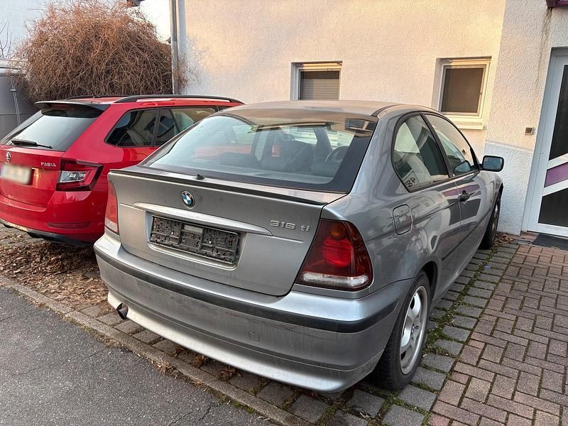 Usado BMW 316 110 HP (80 kW) 2004 Prateado Coupé