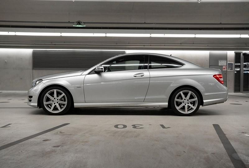Gebraucht Mercedes C220 AMG 170 PS (125 kW) 2014 Silber Coupé