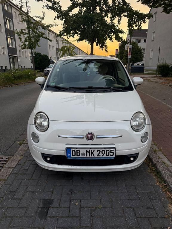 Weiß Gebraucht 2009 Fiat 500 Lounge Kleinwagen | 3.850 € (Fairer Preis) - Bild 1/4