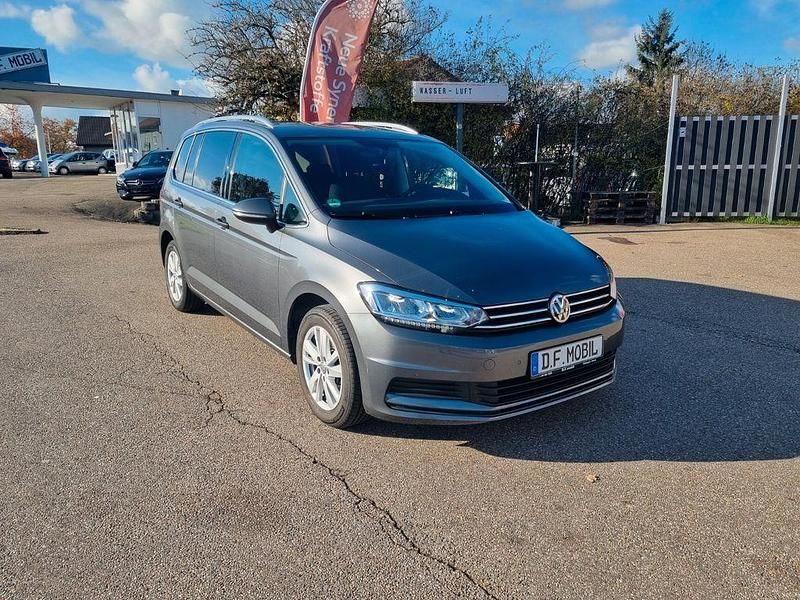 Grau Gebraucht 2020 VW Touran Comfortline Van / Kleinbus | 21.850 € (Guter Preis) - Bild 1/4