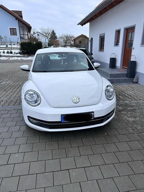 Weiß Gebraucht 2012 VW Beetle Design Limousine | 7.350 € (Guter Preis) - Bild 1/4