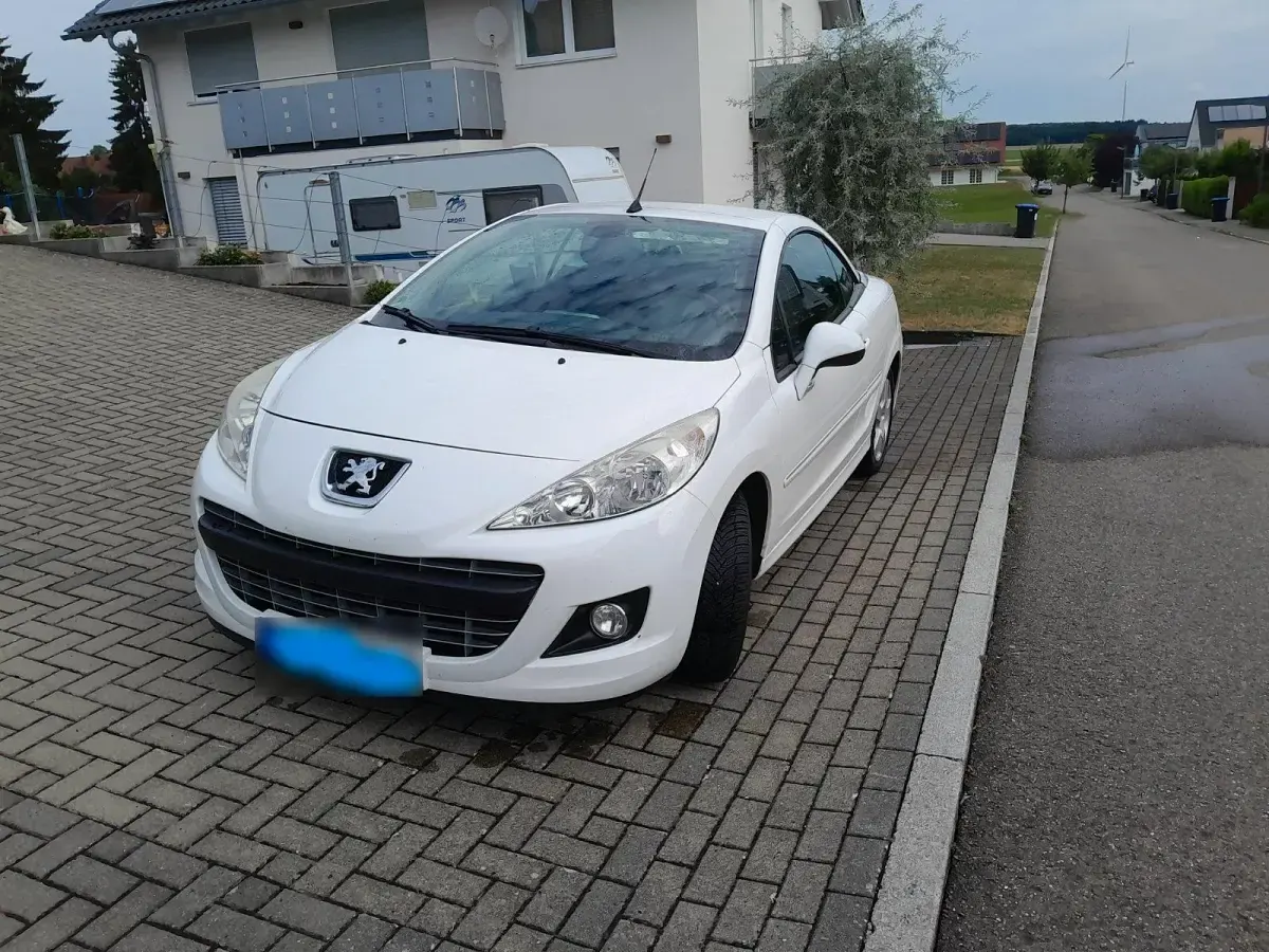 Gebraucht Peugeot 207 CC 156 PS (114 kW) 2011 Weiß Cabrio