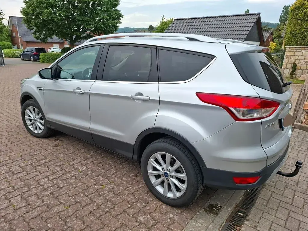 Gebraucht Ford Kuga Titanium 179 PS (131 kW) 2016 Silber SUV