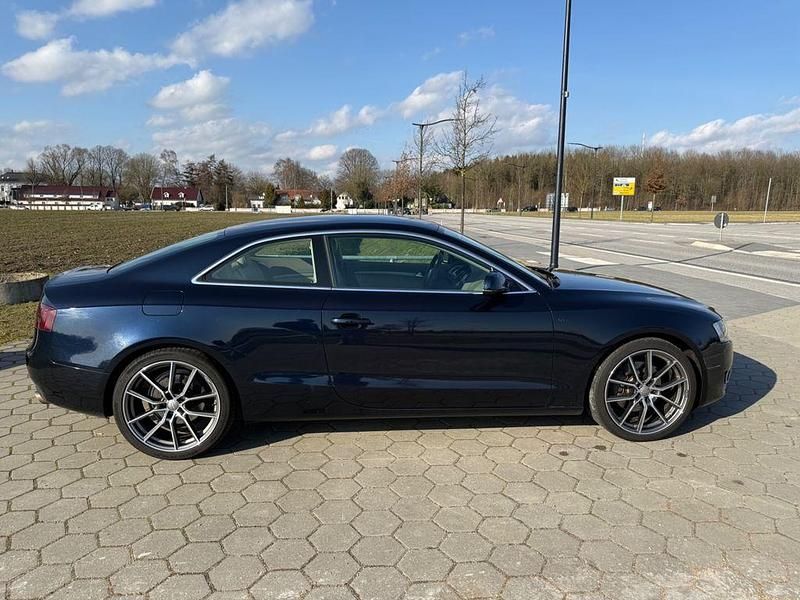 Gebraucht Audi A5 Sport 265 PS (194 kW) 2011 Blau Coupé
