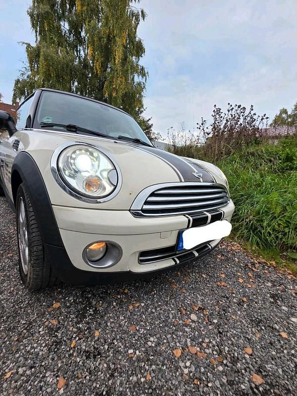 Grau Gebraucht 2010 Mini Cooper Kleinwagen | 4.900 € - Bild 1/4