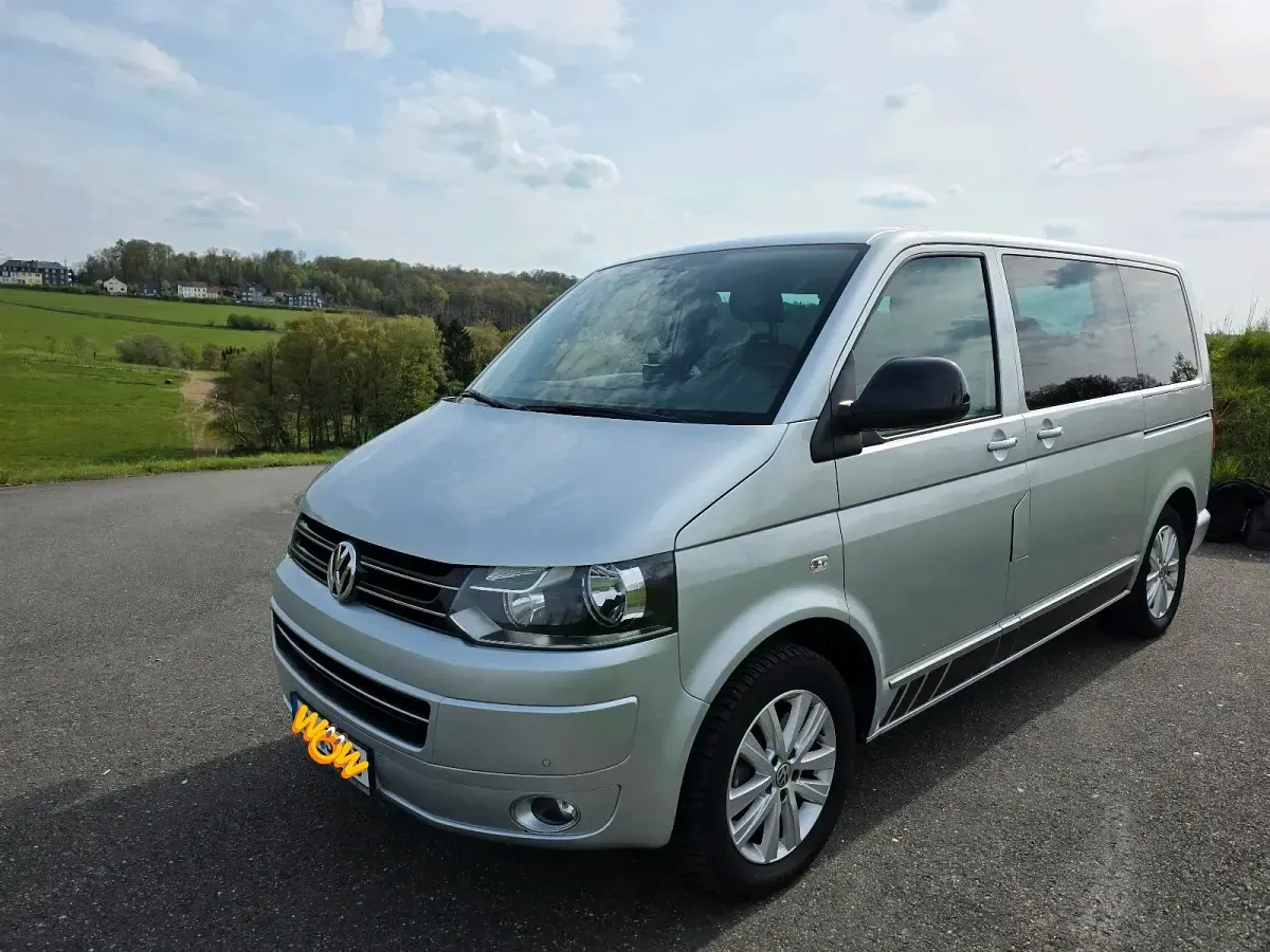 Gebraucht VW Multivan Highline 180 PS (132 kW) 2015 Silber Van / Kleinbus