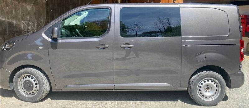 Grau Gebraucht 2017 Citroën Jumpy Business Class Van / Kleinbus | 14.900 € (Fairer Preis) - Bild 1/4
