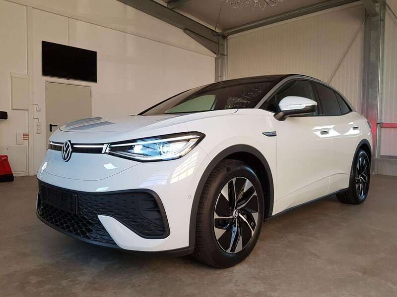 Glacier weiß metallic Gebraucht 2022 VW ID.5 Pro Performance SUV | 60.879 € - Bild 1/4