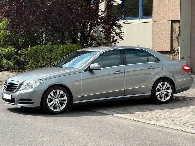 Gebraucht Mercedes E300 Avantgarde 231 PS (169 kW) 2010 Grau Limousine