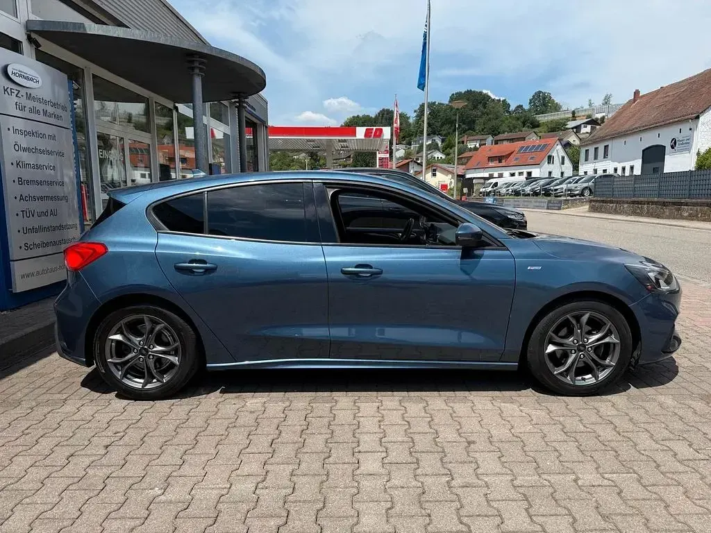 Gebraucht Ford Focus ST-Line 125 PS (91 kW) 2018 Blau Limousine