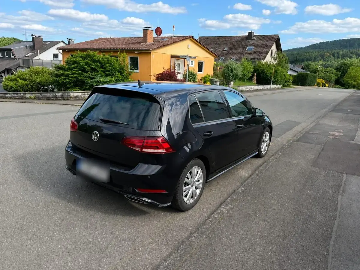 Gebraucht VW Golf VII R-line 150 PS (110 kW) 2017 Schwarz Limousine