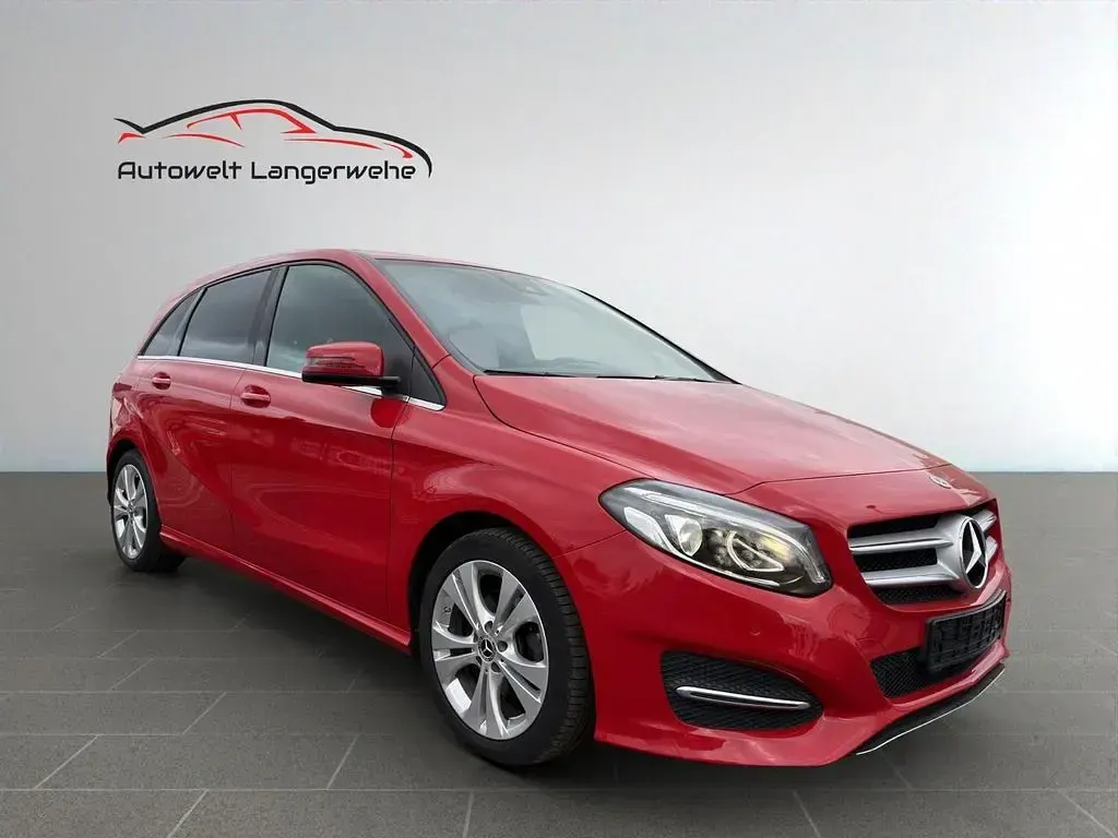 Gebraucht Mercedes B200 Style 156 PS (114 kW) 2018 Rot Kleinwagen