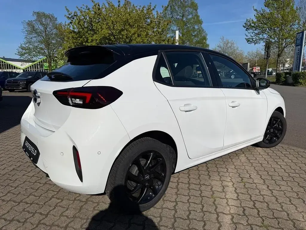 Gebraucht Opel Corsa GS Line 101 PS (74 kW) 2023 Weiß  dach schwarz Kleinwagen