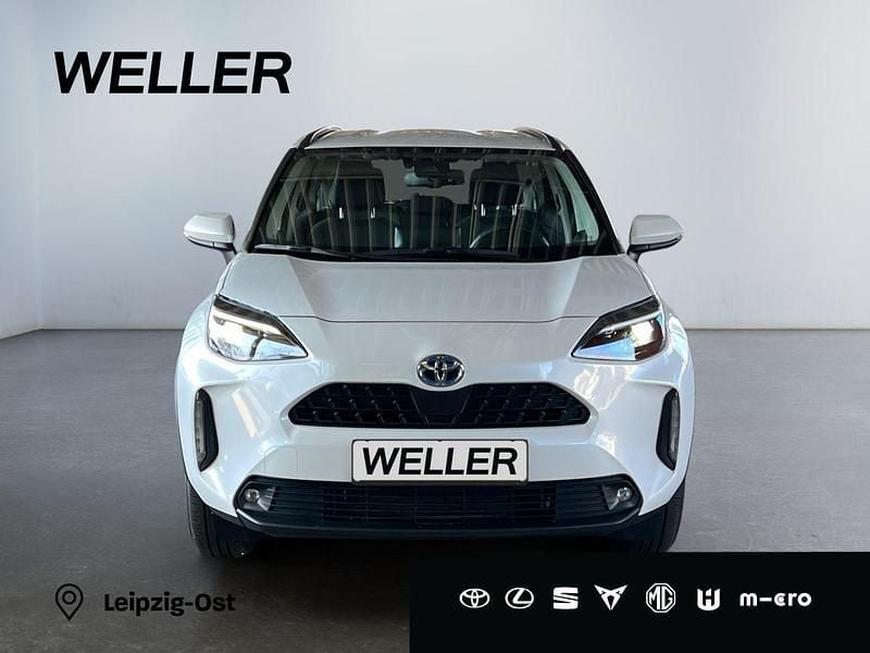 Weiß Gebraucht 2024 Toyota Yaris Cross Business Edition SUV | 24.490 € (Guter Preis) - Bild 1/3