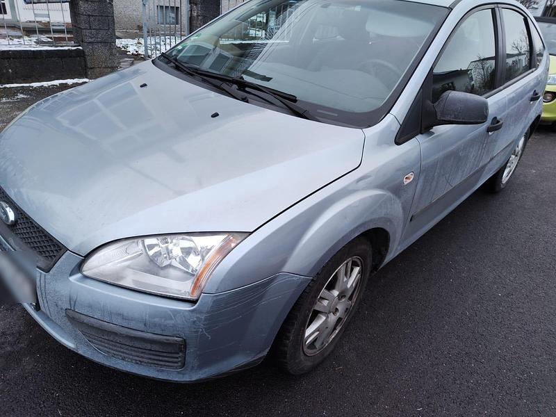 Blau Gebraucht 2005 Ford Focus Coupé | 2.000 € (Etwas zu teuer) - Bild 1/4