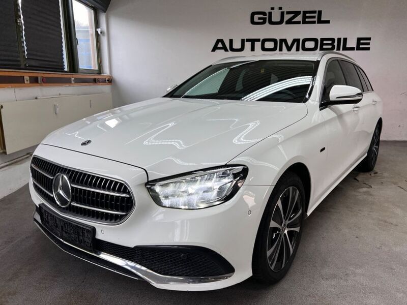 Polarweiss unilack Gebraucht 2021 Mercedes E300 Avantgarde Kombi | 26.890 € (Fairer Preis) - Bild 1/4