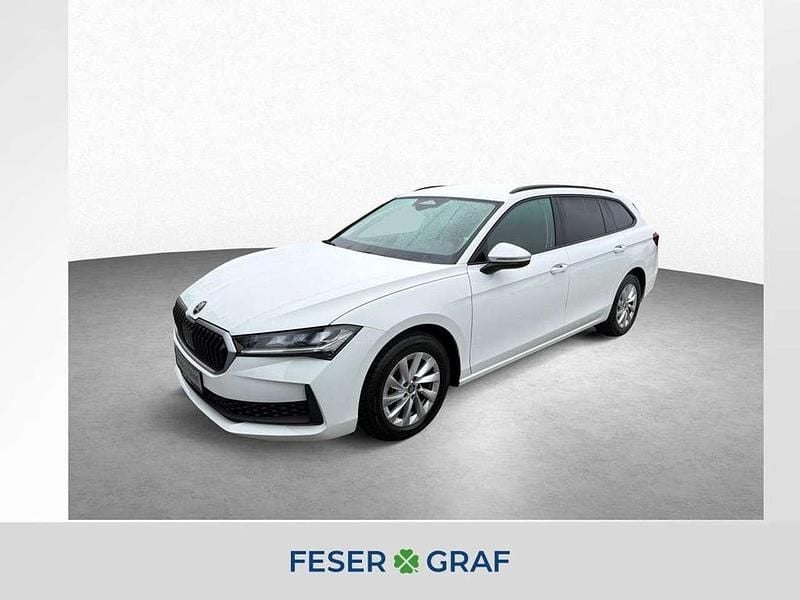 Purity weiss Gebraucht 2025 Skoda Superb Essence Kombi | 31.490 € (Teuer) - Bild 1/4