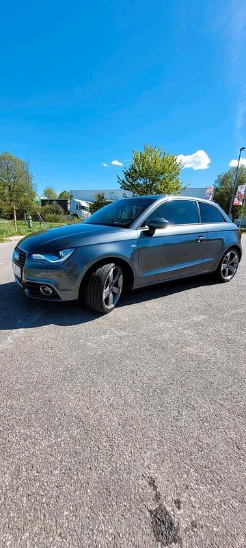 Gebraucht Audi A1 Ambiente 105 PS (77 kW) 2011 Andere farben Coupé