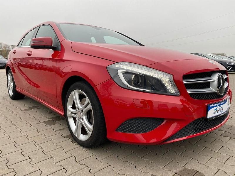 Rot Gebraucht 2012 Mercedes A180 Limousine | 8.100 € (Guter Preis) - Bild 1/4