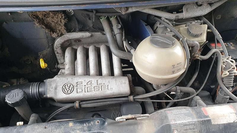 Second-hand VW Transporter 77 CP (56 kW) 1996 Albastru Van