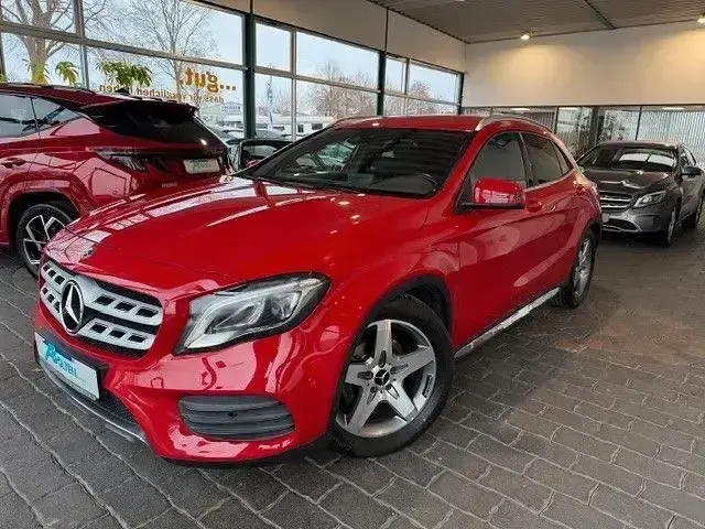 Gebraucht Mercedes GLA200 AMG line 156 PS (114 kW) 2017 Rot SUV