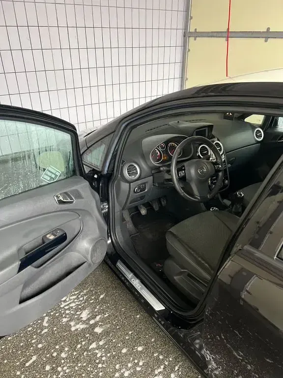 Gebraucht Opel Corsa Edition 101 PS (74 kW) 2010 Schwarz Kleinwagen