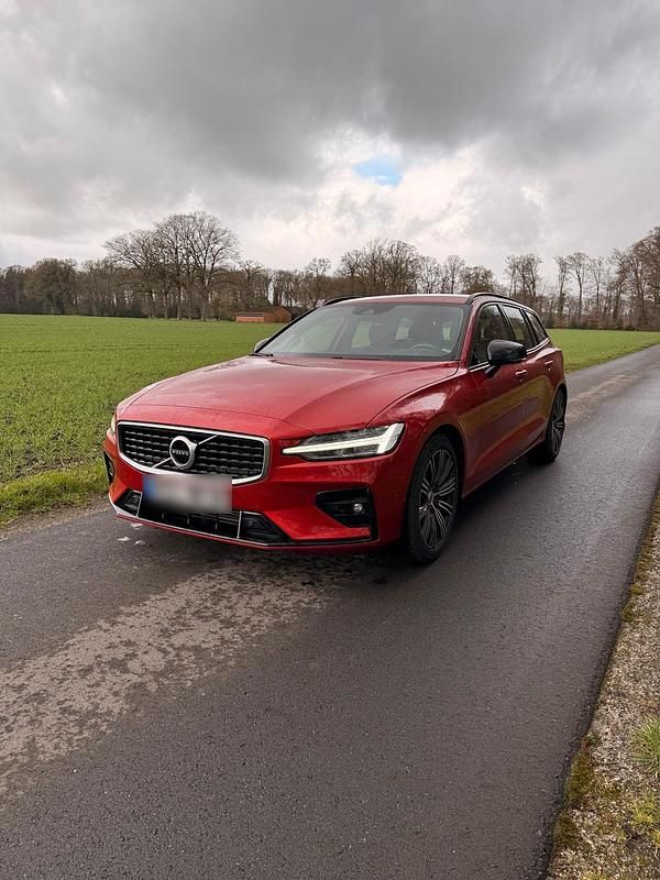 Gebraucht Volvo V60 R-Design 194 PS (142 kW) 2019 Rot Kombi