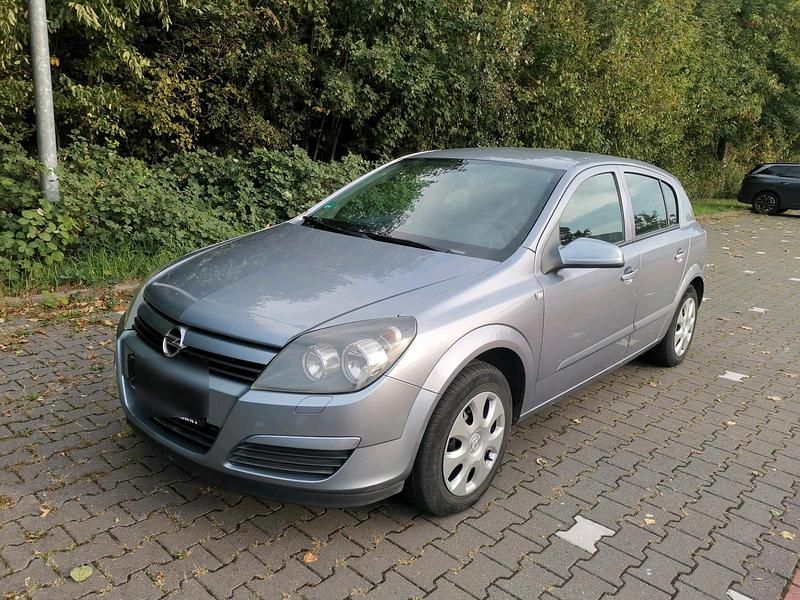 Grau Gebraucht 2005 Opel Astra Kleinwagen | 1.999 € (Etwas zu teuer) - Bild 1/4