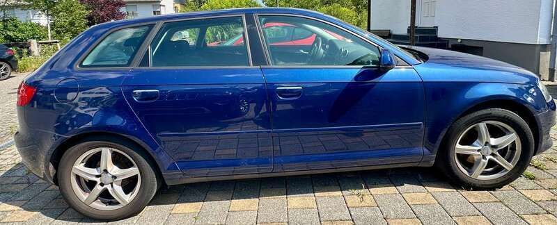 Scubablau metallic Gebraucht 2010 Audi A3 Attraction Kleinwagen | 6.800 € (Fairer Preis) - Bild 1/2