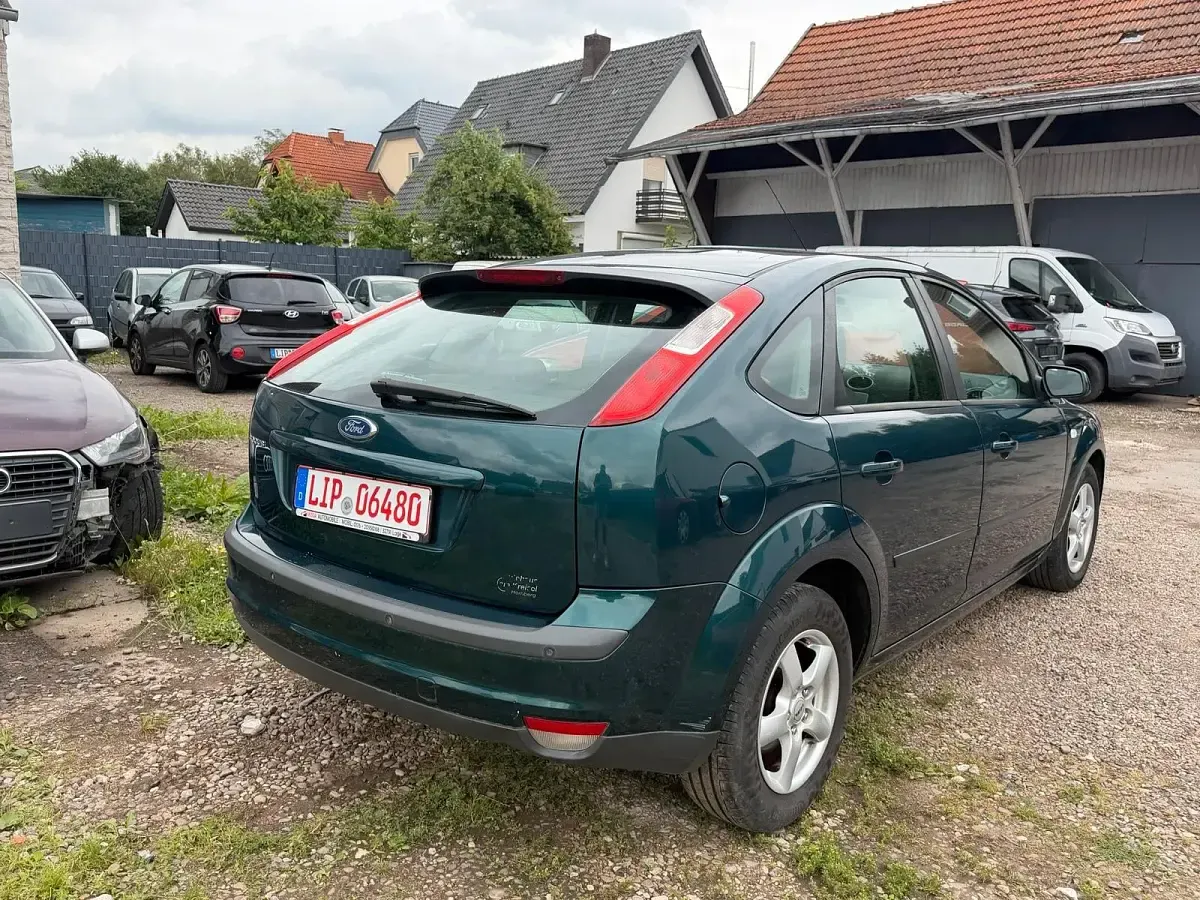 Gebraucht Ford Focus 101 PS (74 kW) 2008 Grün Limousine