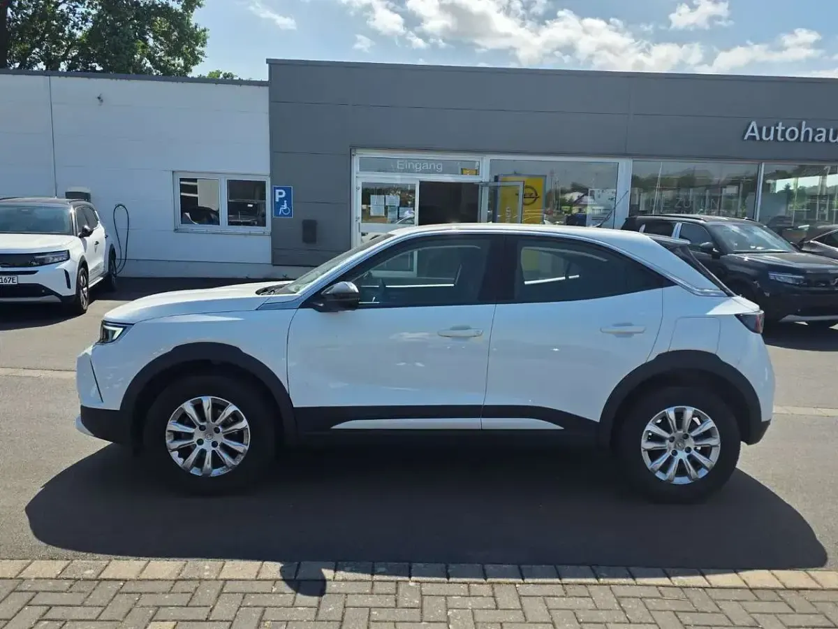 Gebraucht Opel Mokka Edition 101 PS (74 kW) 2023 Jade weiss/arktis weiss SUV