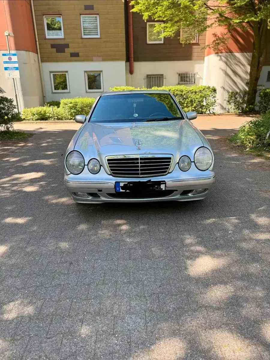 Gebraucht Mercedes E200 2000 Silber Limousine