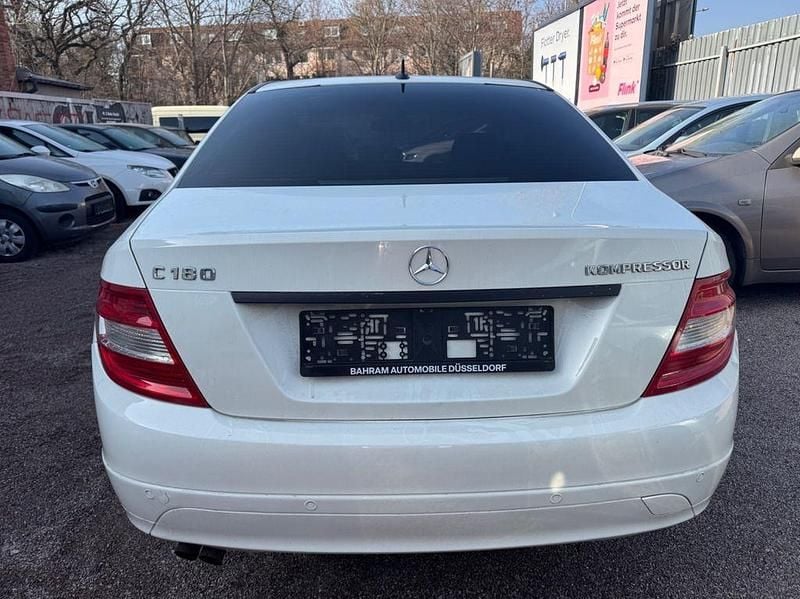 Gebraucht Mercedes C180 156 PS (114 kW) 2007 Weiß Limousine