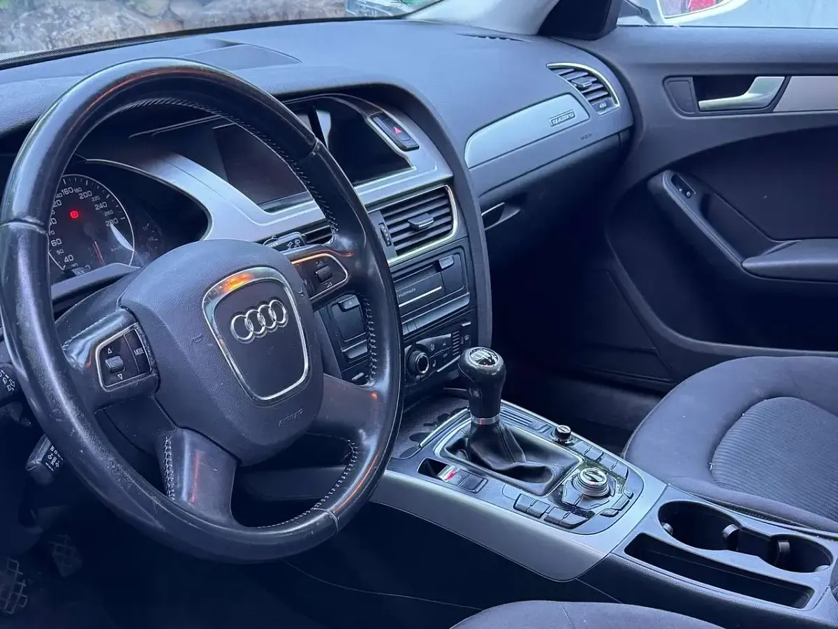 Gebraucht Audi A4 Attraction 143 PS (105 kW) 2011 Weiß Kombi