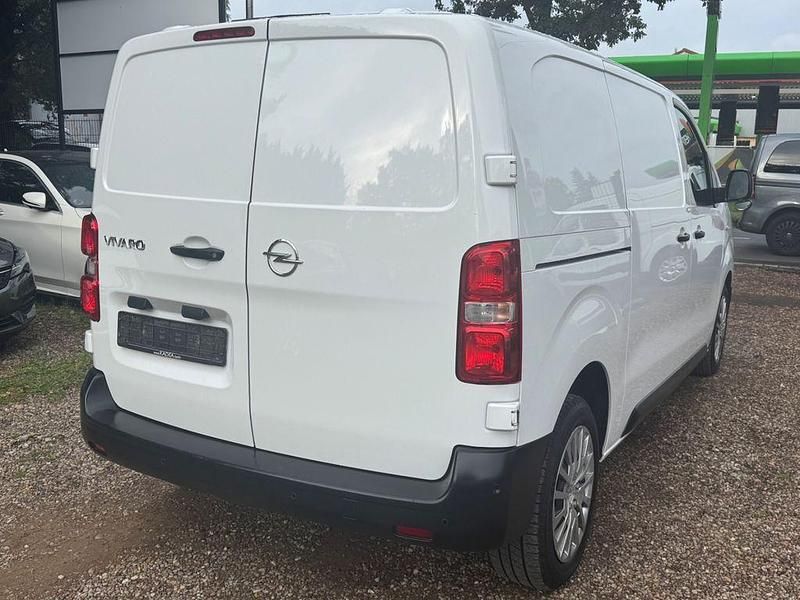 Gebraucht Opel Vivaro 177 PS (130 kW) 2019 Weiß Van / Kleinbus