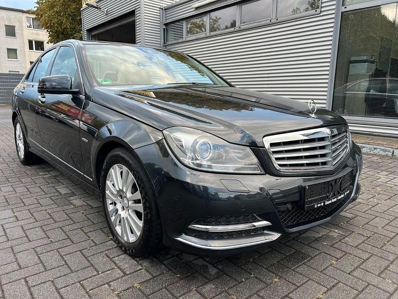 Schwarz Gebraucht 2011 Mercedes C200 Limousine | 9.999 € (Fairer Preis) - Bild 1/4
