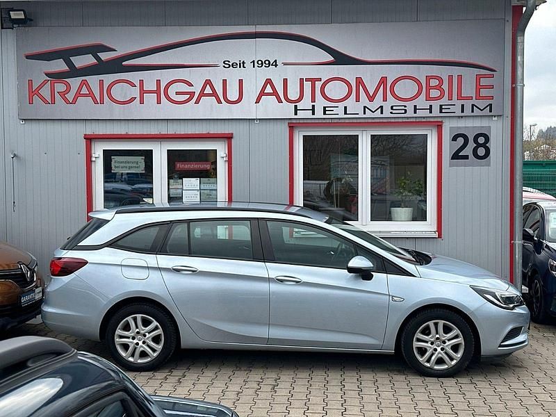 Gebraucht Opel Astra 110 PS (80 kW) 2019 Diamant blau(m2) / diam silb Kombi