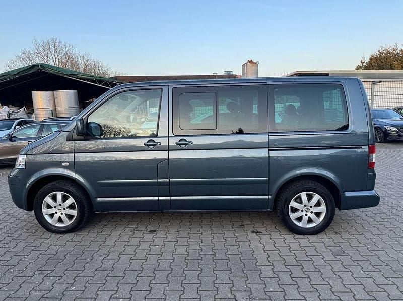 Gebraucht VW Multivan Highline 131 PS (96 kW) 2009 Grau Van