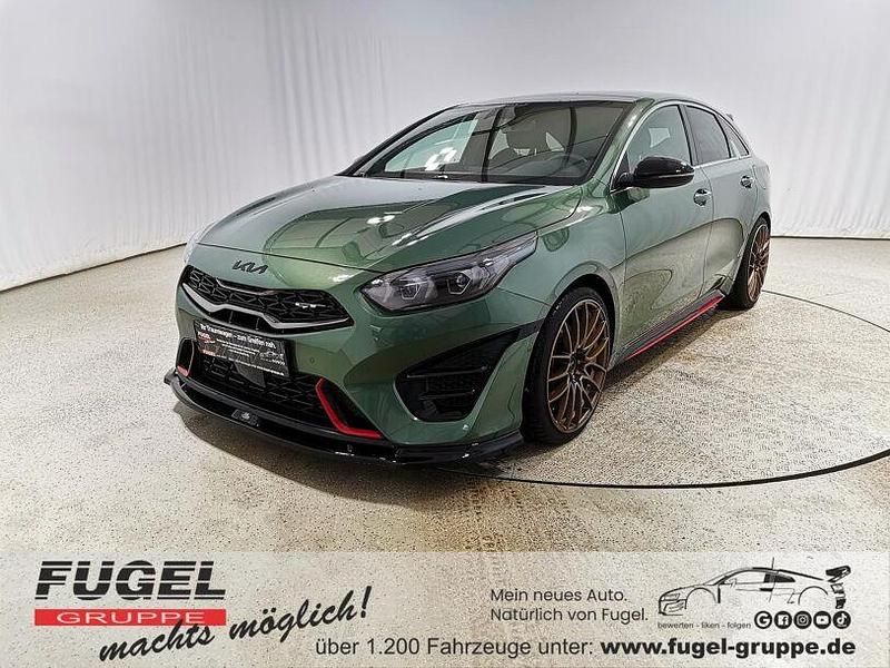Gebraucht Kia ProCeed GT 204 PS (150 kW) 2023 (exg) experience green met. Kombi
