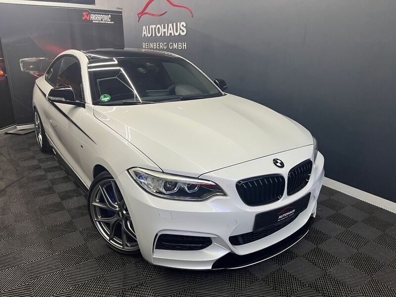 Weiß Gebraucht 2017 BMW M240 M Performance | 32.990 € (Etwas zu teuer) - Bild 1/4