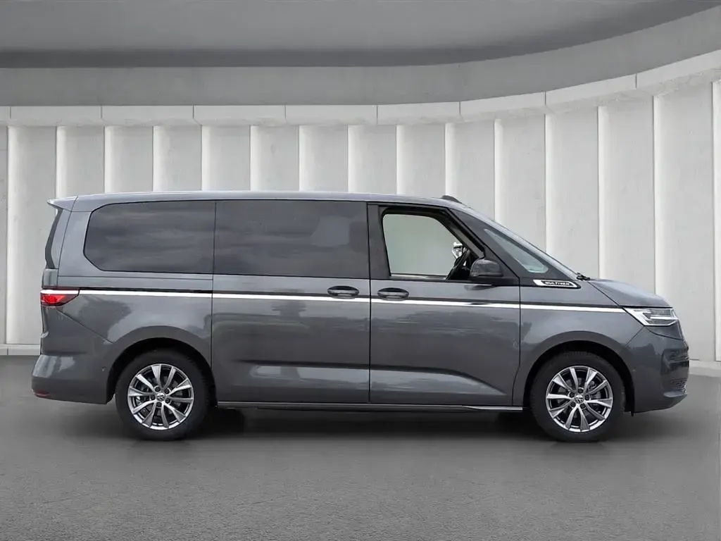 Gebraucht VW Multivan Style 150 PS (110 kW) 2024 Grau Van / Kleinbus