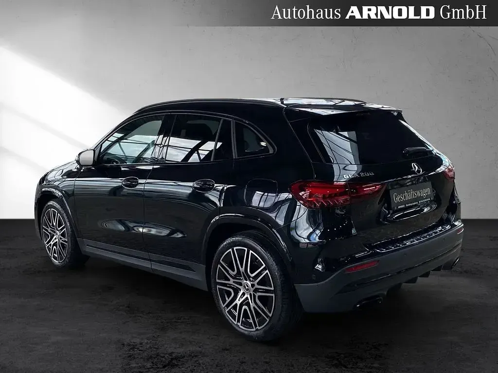 Gebraucht Mercedes GLA200 AMG line 163 PS (119 kW) 2026 Schwarz SUV