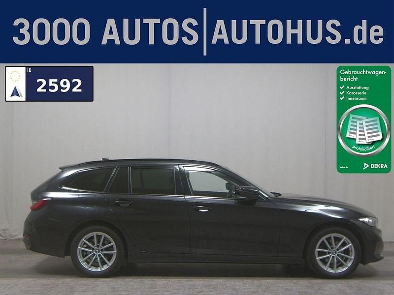 Black sapphire metallic Gebraucht 2023 BMW 318 Shadowline Kombi | 22.980 € (Superpreis) - Bild 1/4